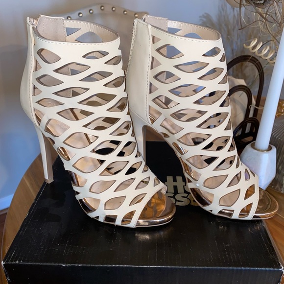 Charlotte Russe Shoes - Nude heels